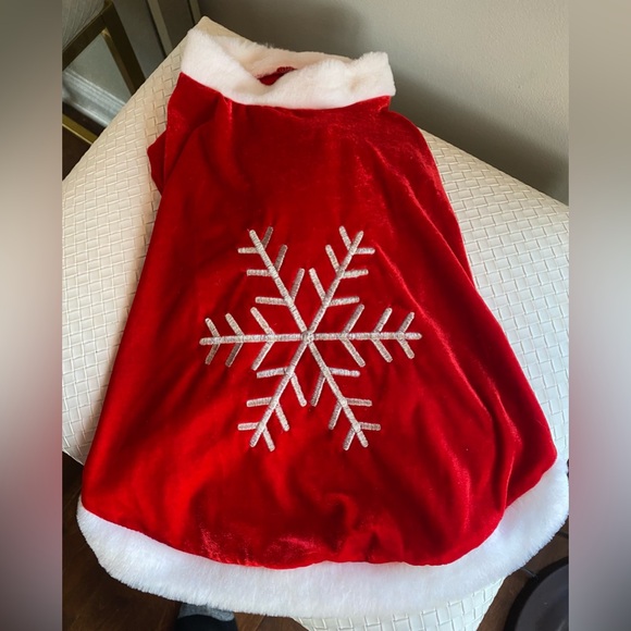 Dog or Cat Snowflake Sweater - Medium Sized Breeds - Picture 2 of 6